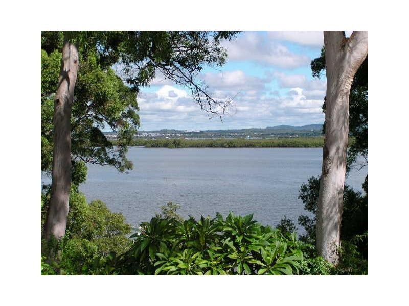 19 Coast Road, Macleay Island QLD 4184