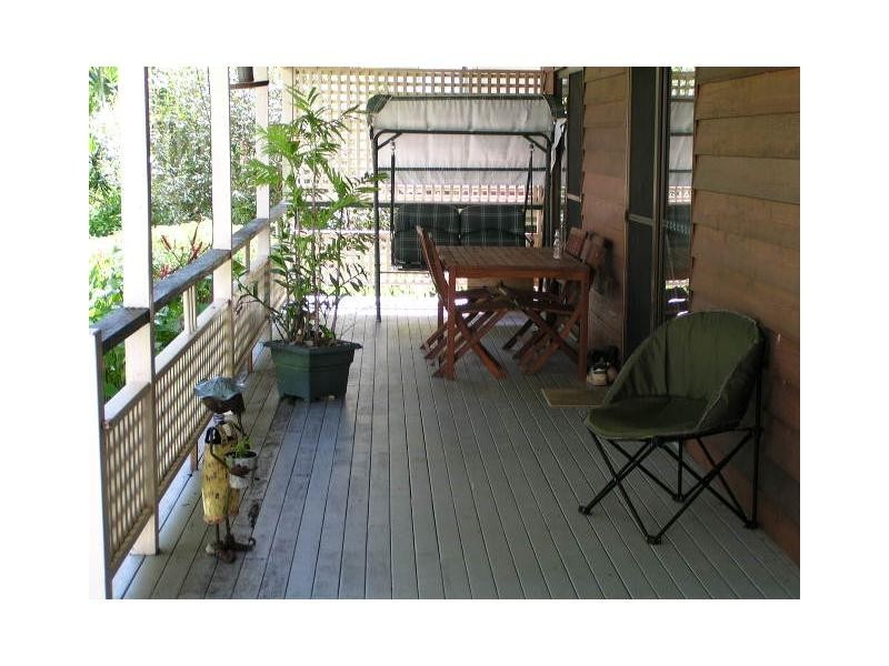 19 Coast Road, Macleay Island QLD 4184