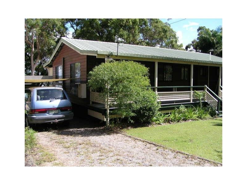 19 Coast Road, Macleay Island QLD 4184