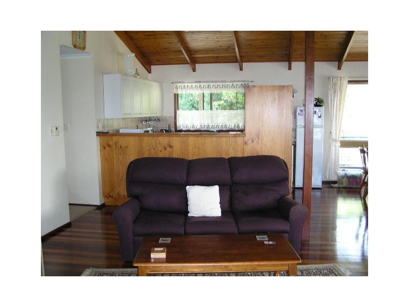 19 Coast Road, Macleay Island QLD 4184