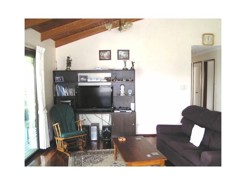 19 Coast Road, Macleay Island QLD 4184