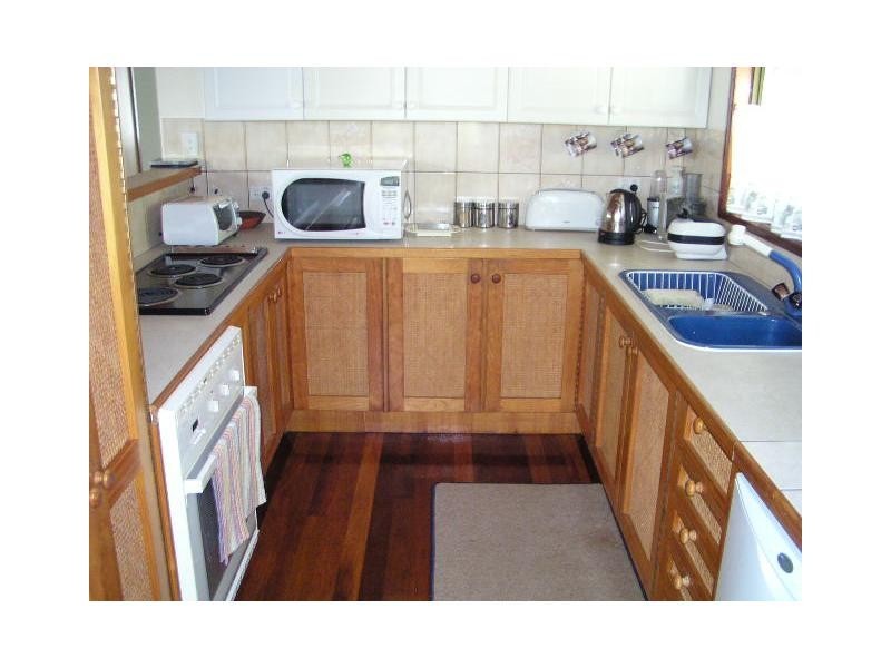 19 Coast Road, Macleay Island QLD 4184