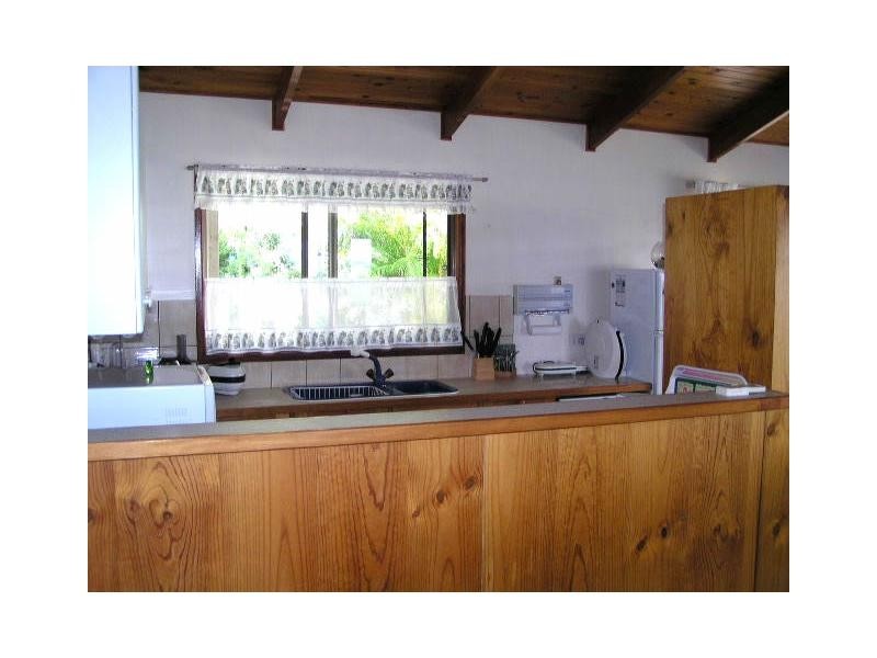 19 Coast Road, Macleay Island QLD 4184