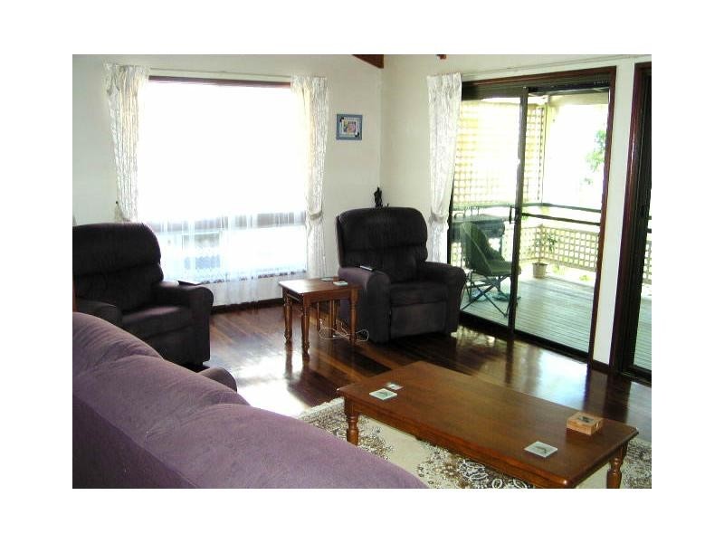 19 Coast Road, Macleay Island QLD 4184