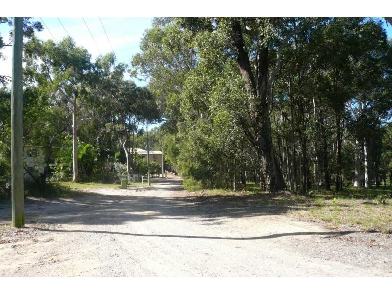 1 Noondoo Street, Macleay Island QLD 4184