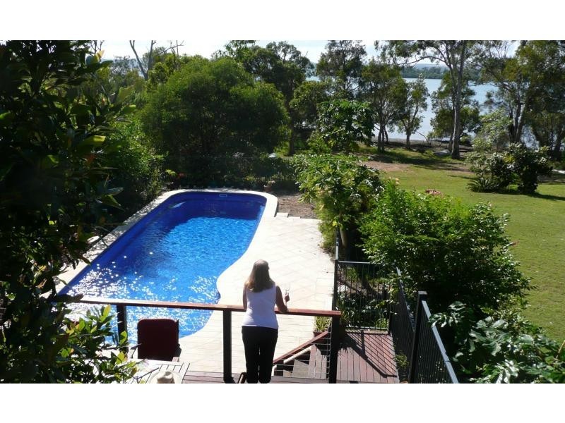 10-14 Weeroona Avenue, Macleay Island QLD 4184