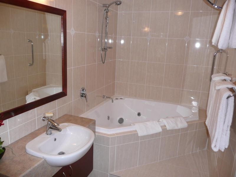 10-14 Weeroona Avenue, Macleay Island QLD 4184