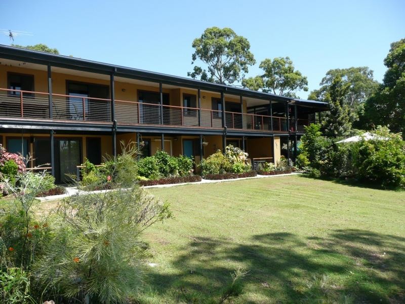 10-14 Weeroona Avenue, Macleay Island QLD 4184