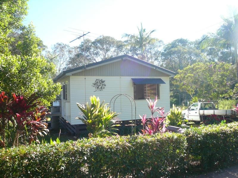 66 Lucas Drive, Lamb Island QLD 4184