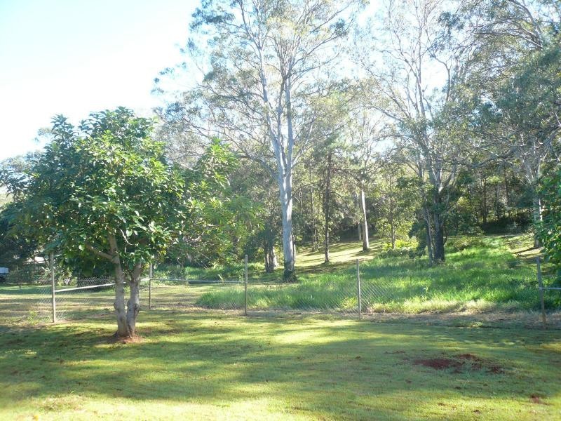 66 Lucas Drive, Lamb Island QLD 4184