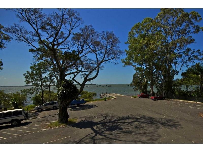15 Kim Crescent, Macleay Island QLD 4184