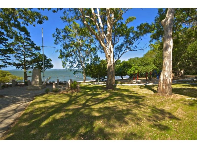 15 Kim Crescent, Macleay Island QLD 4184