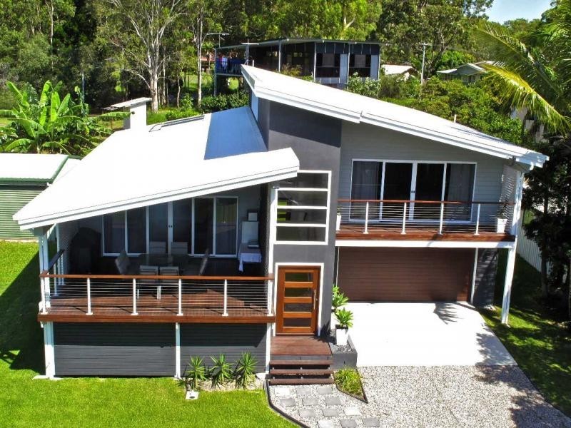 15 Kim Crescent, Macleay Island QLD 4184