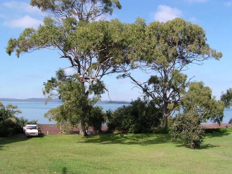 14 Coorong Street, Macleay Island QLD 4184