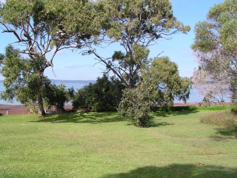 14 Coorong Street, Macleay Island QLD 4184