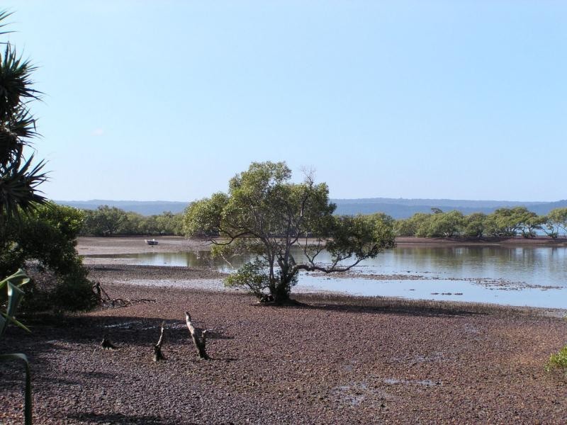 14 Coorong Street, Macleay Island QLD 4184