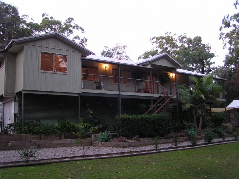 2 President Terrace, Macleay Island QLD 4184