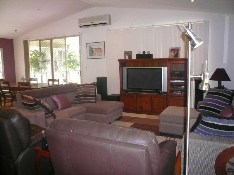 2 President Terrace, Macleay Island QLD 4184