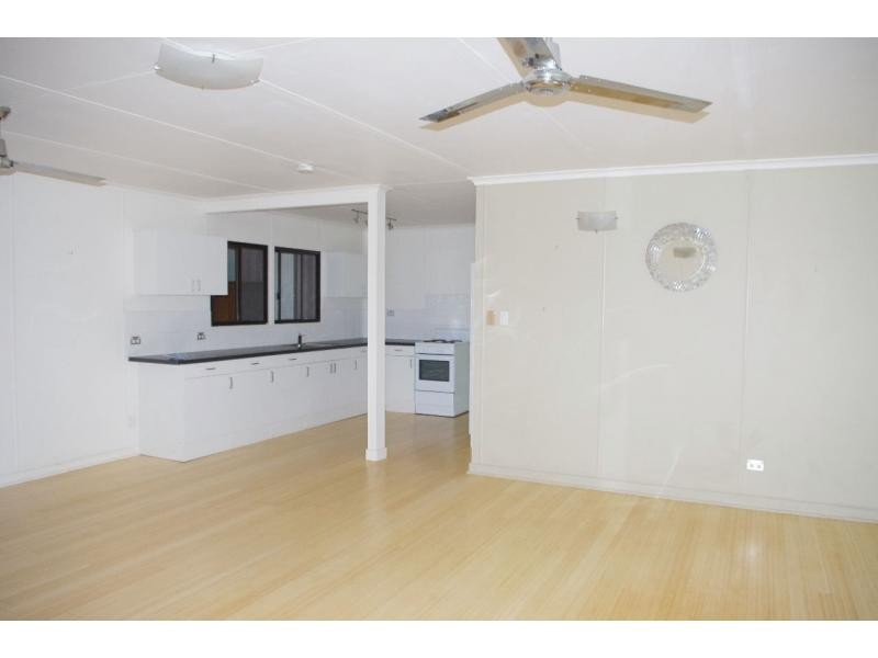 109 Treasure Island Avenue, Karragarra Island QLD 4184