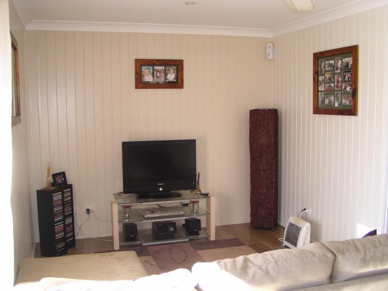 8 Timothy Street, Macleay Island QLD 4184