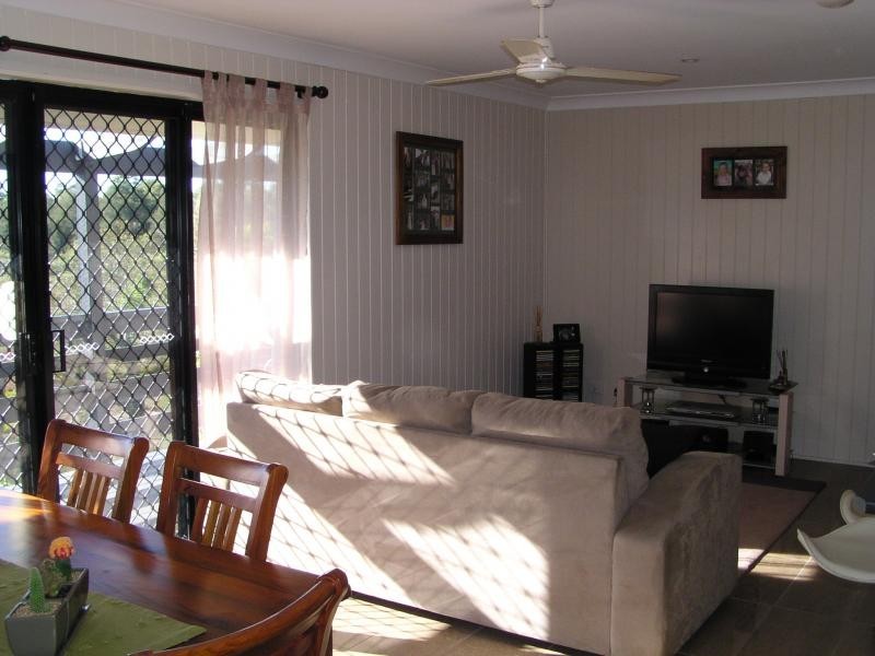 8 Timothy Street, Macleay Island QLD 4184