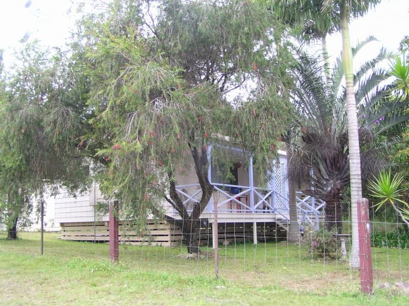 160 High Central Road, Macleay Island QLD 4184