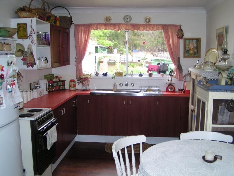 160 High Central Road, Macleay Island QLD 4184