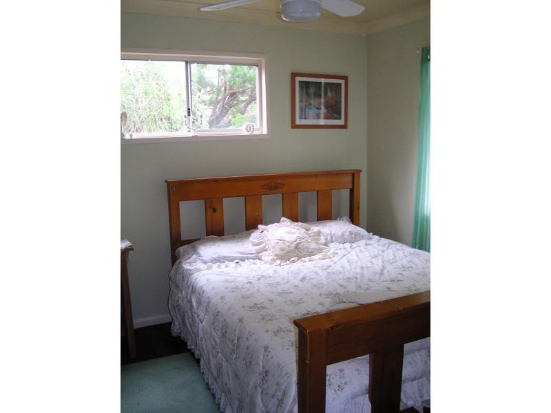 160 High Central Road, Macleay Island QLD 4184