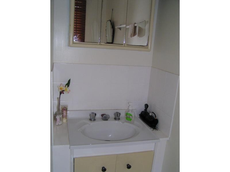 160 High Central Road, Macleay Island QLD 4184