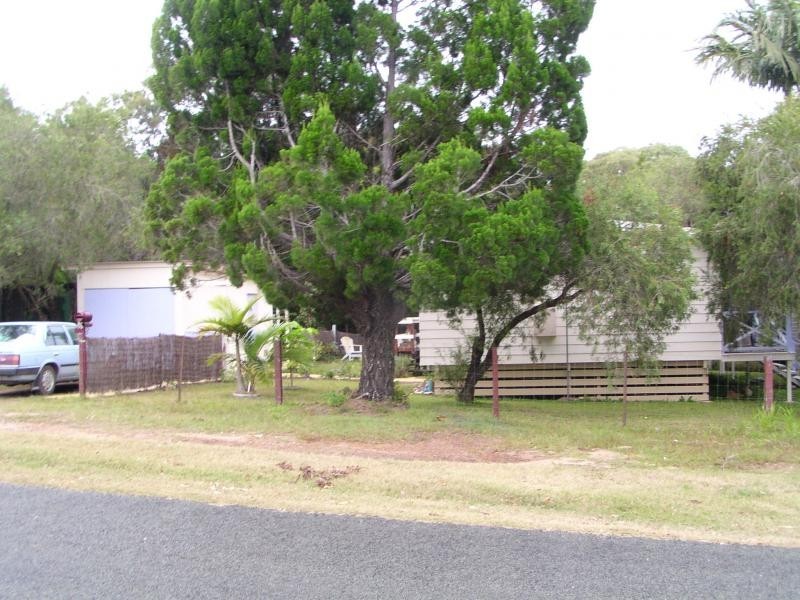 160 High Central Road, Macleay Island QLD 4184