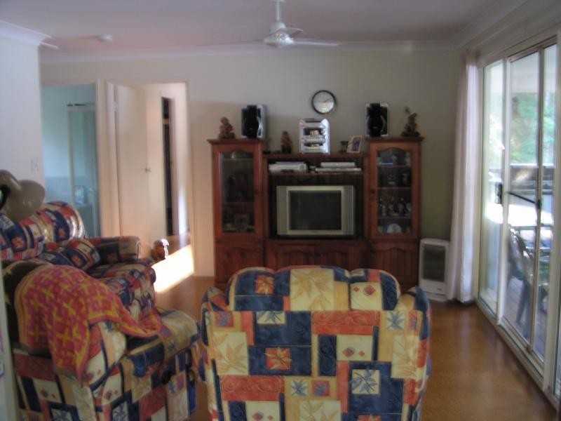 11 Eumina Street, Macleay Island QLD 4184