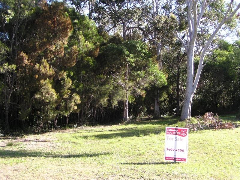 5 Michael Street, Macleay Island QLD 4184