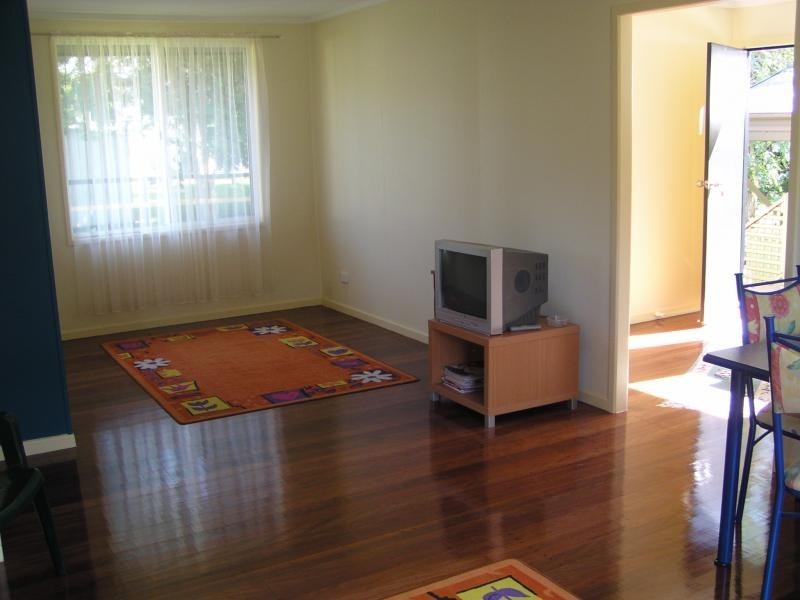 7 Lake Street, Macleay Island QLD 4184