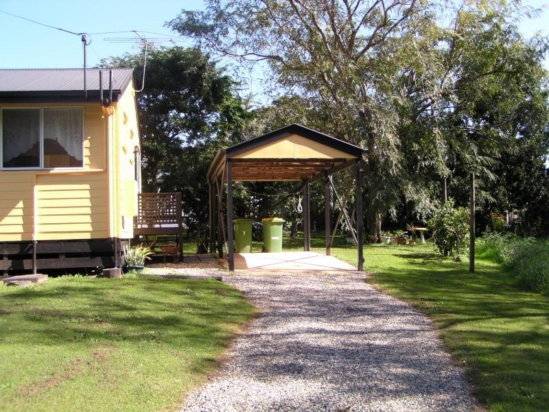7 Lake Street, Macleay Island QLD 4184