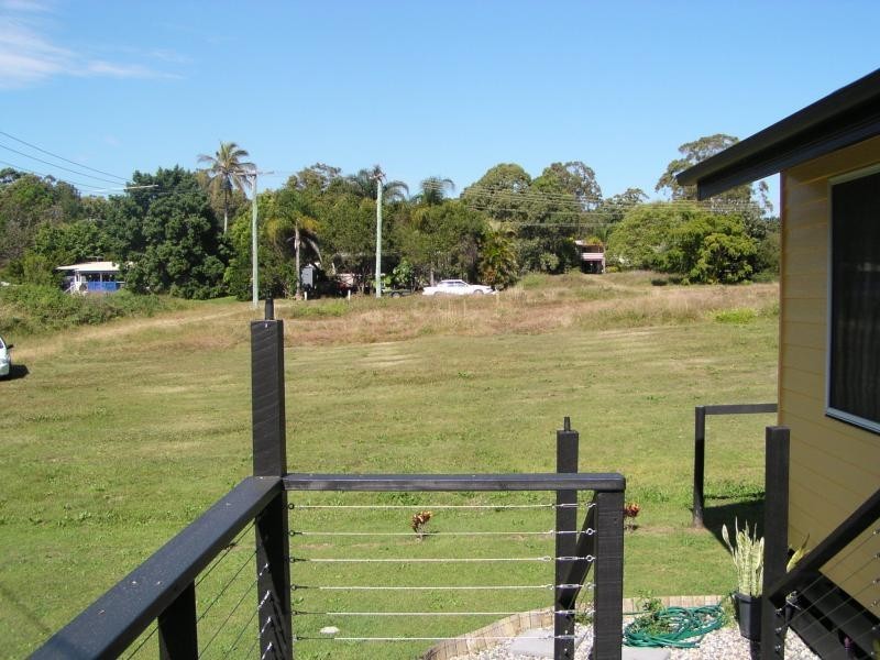 7 Lake Street, Macleay Island QLD 4184