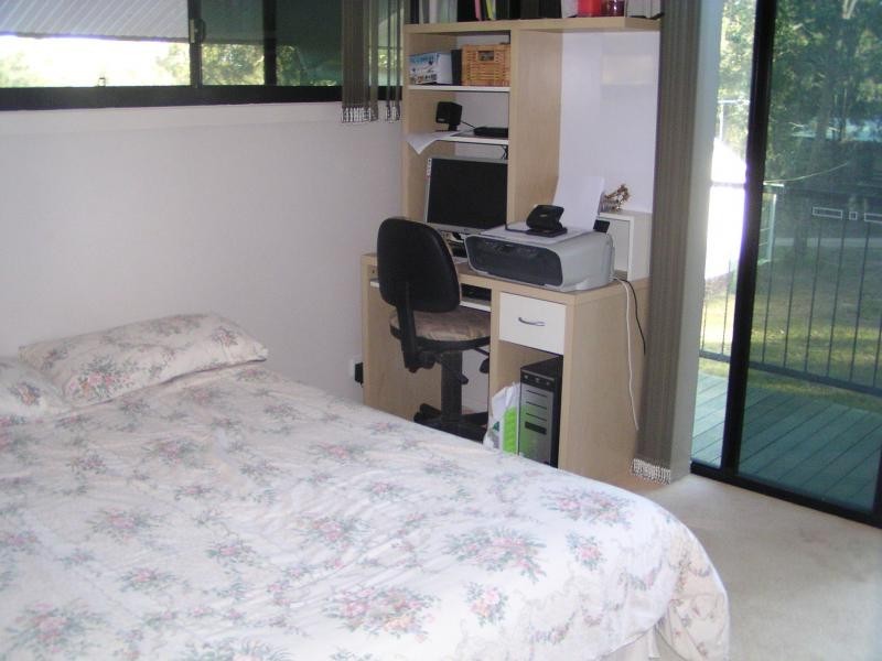 9 Helen Parade, Lamb Island QLD 4184