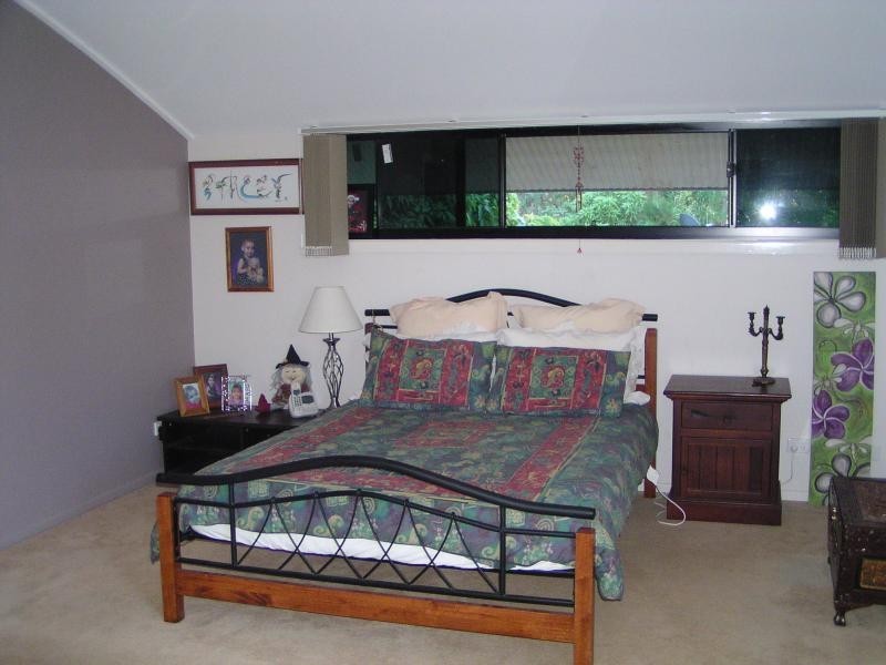 9 Helen Parade, Lamb Island QLD 4184