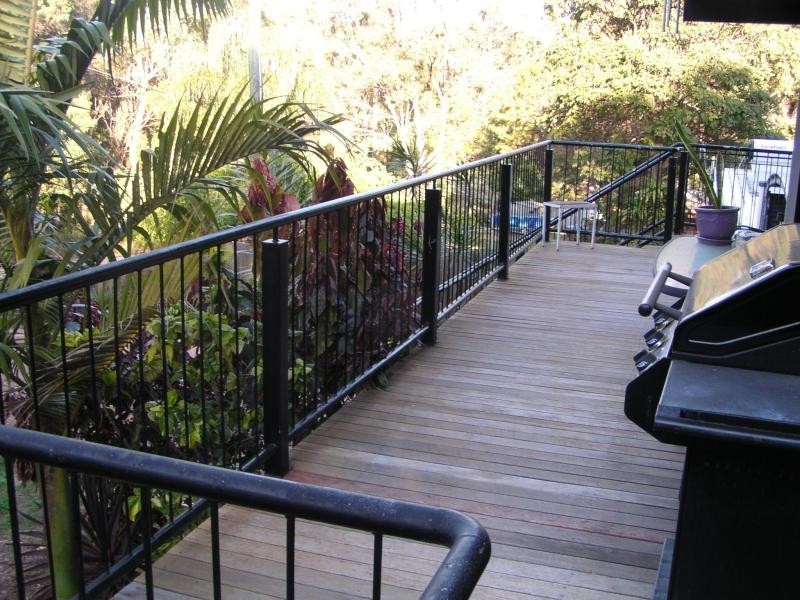 9 Helen Parade, Lamb Island QLD 4184