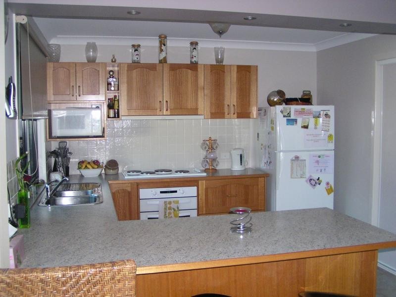 9 Helen Parade, Lamb Island QLD 4184