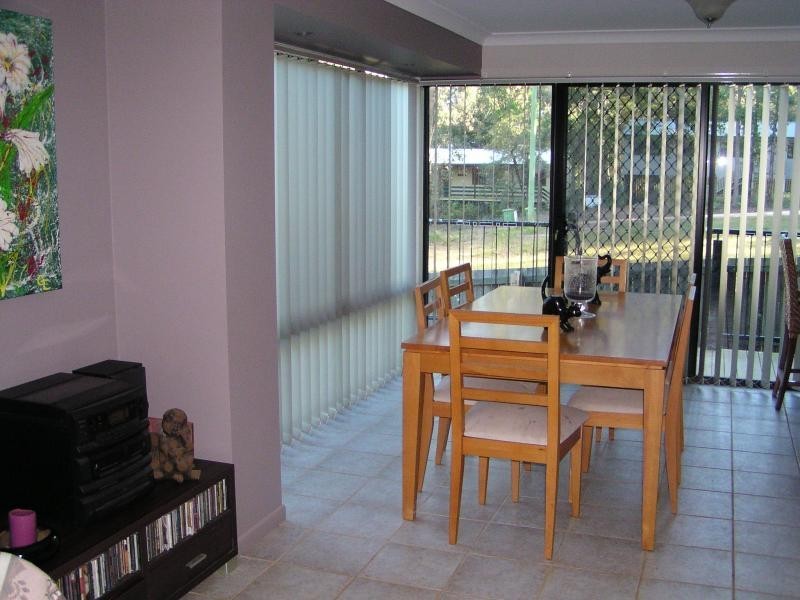 9 Helen Parade, Lamb Island QLD 4184