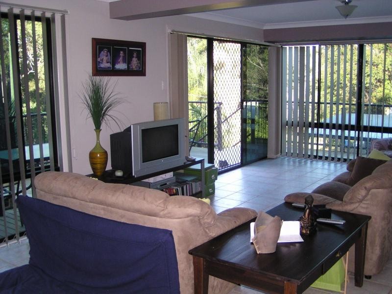 9 Helen Parade, Lamb Island QLD 4184