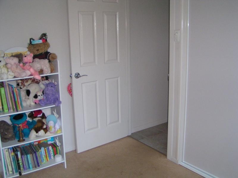 9 Helen Parade, Lamb Island QLD 4184