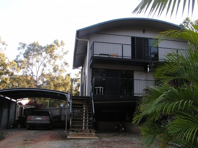 9 Helen Parade, Lamb Island QLD 4184