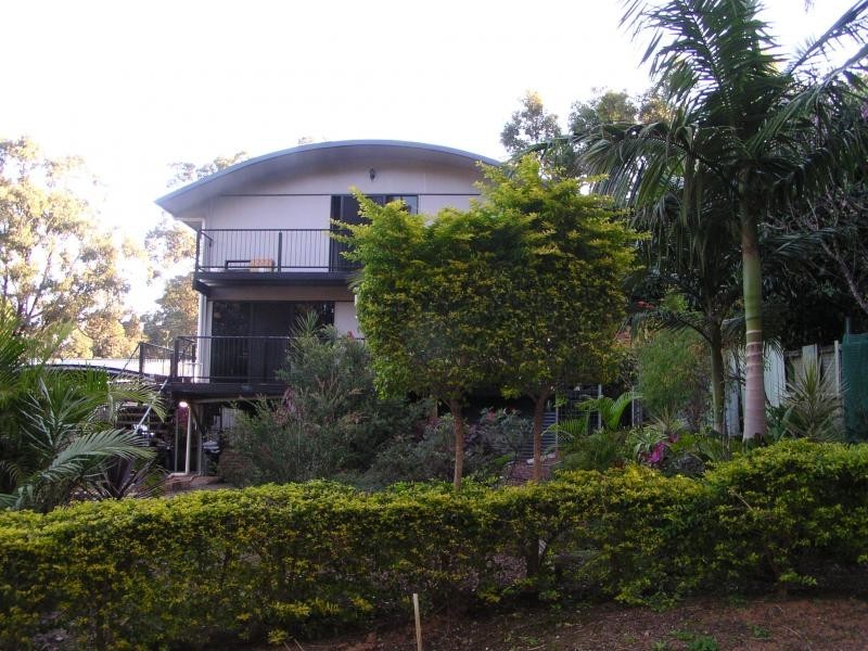 9 Helen Parade, Lamb Island QLD 4184