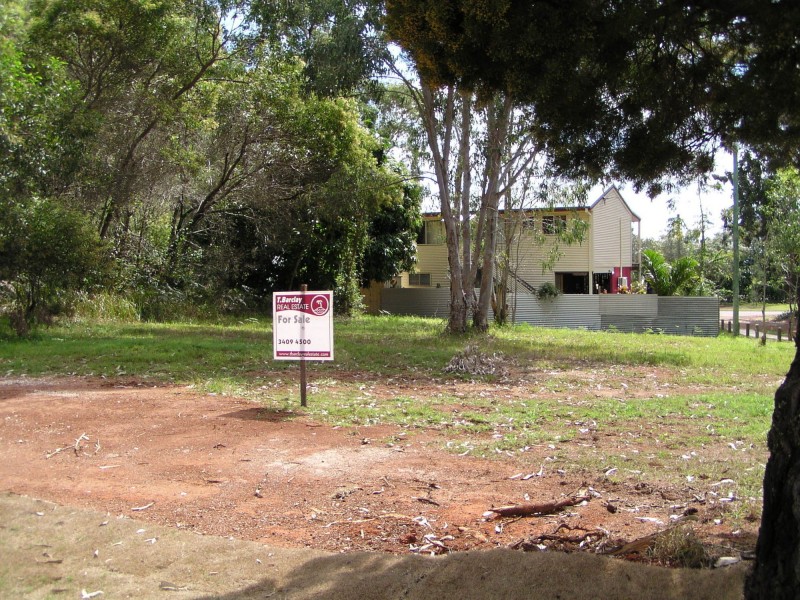 19 Noyes Parade, Karragarra Island QLD 4184