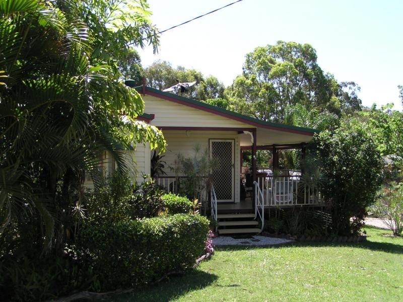 19 Alkira Street, Macleay Island QLD 4184