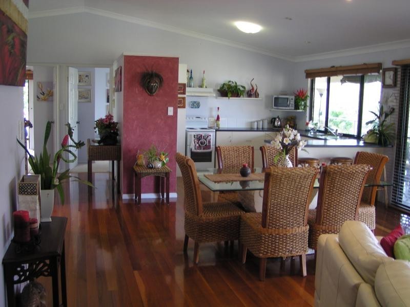 27 Kooberry Street, Macleay Island QLD 4184
