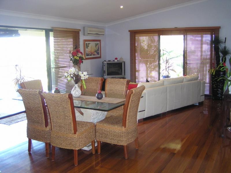 27 Kooberry Street, Macleay Island QLD 4184