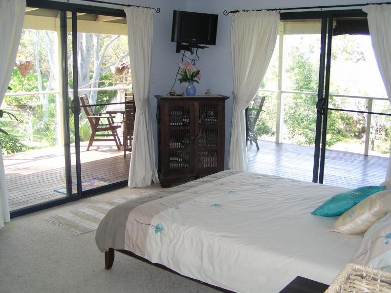 27 Kooberry Street, Macleay Island QLD 4184