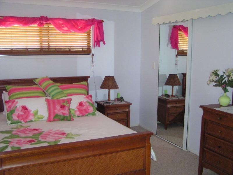 27 Kooberry Street, Macleay Island QLD 4184